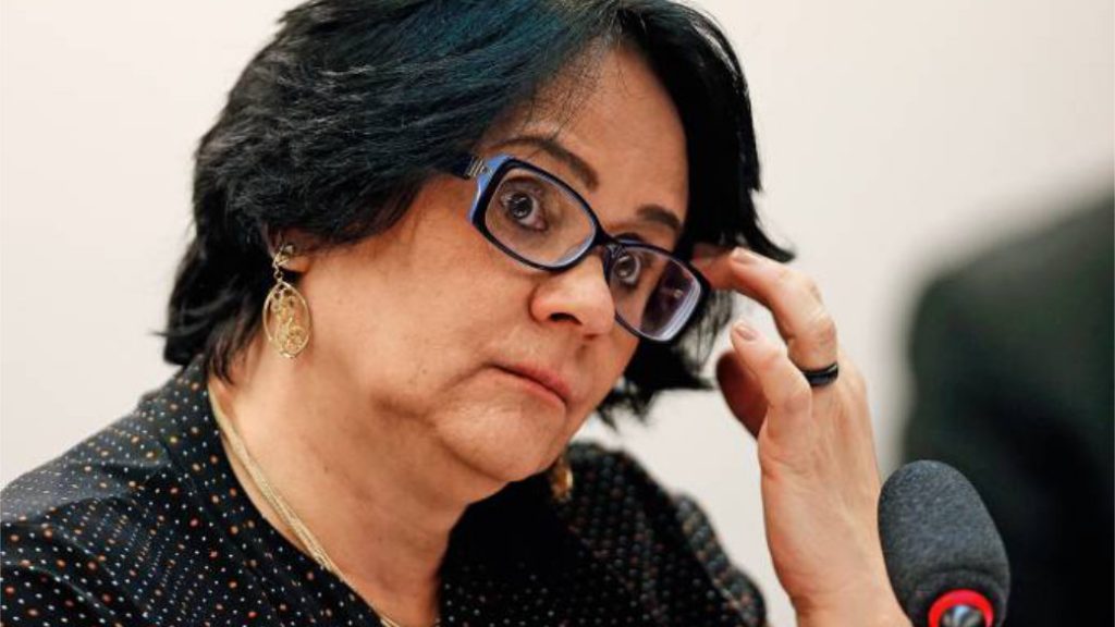 Ministra Damares Alves responsável pela força-tarefa que cancelou anistias por perseguição política